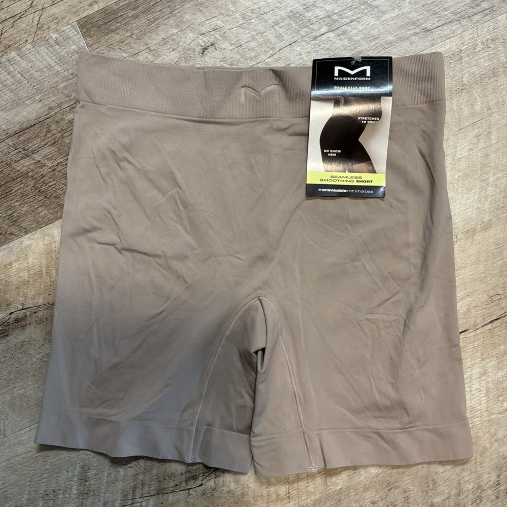 NWT Maidenform Women's Shaping Shorts Seamless Smoothing Medium